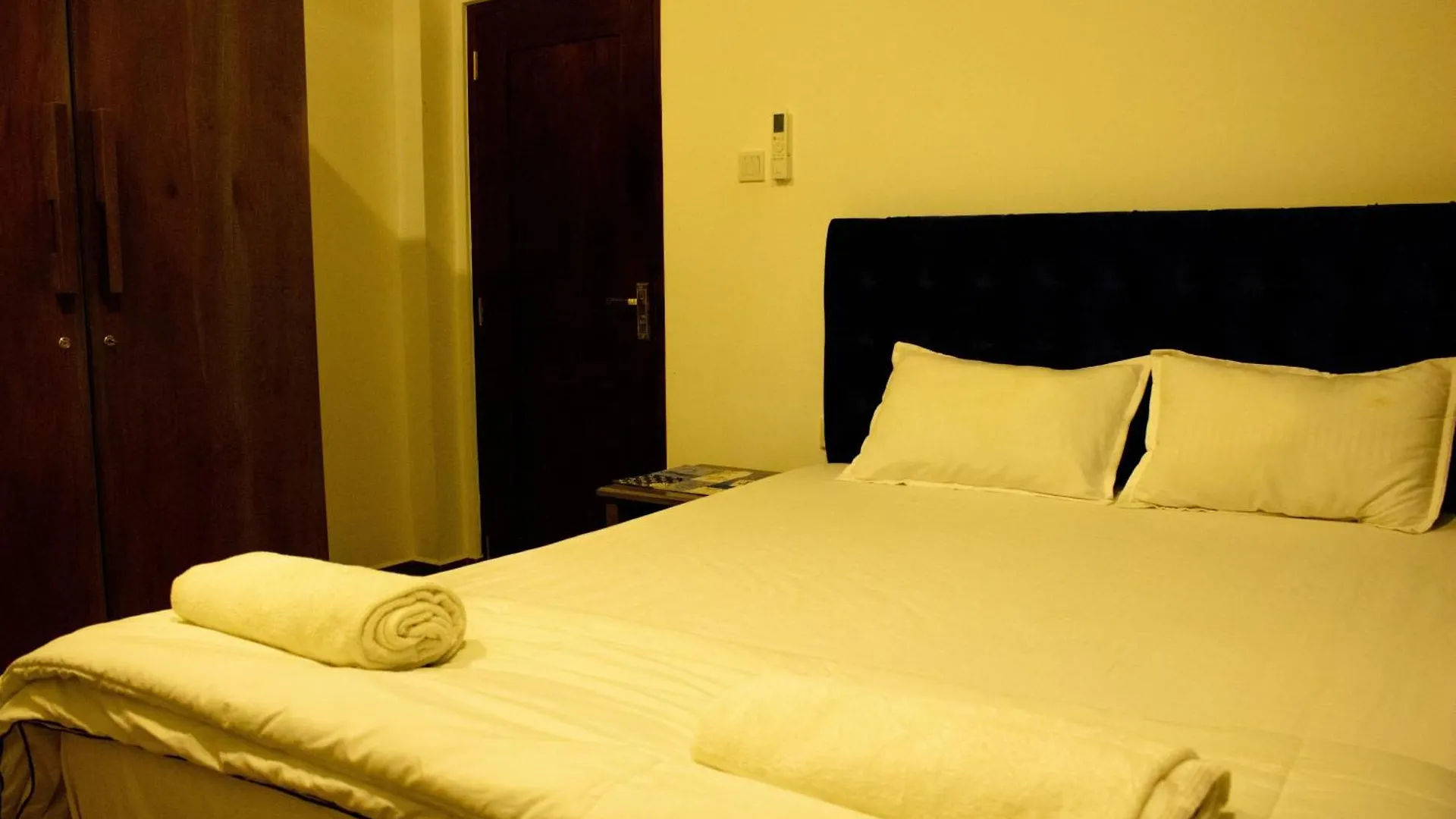 Seaside Luxury Apartments Negombo 0*,